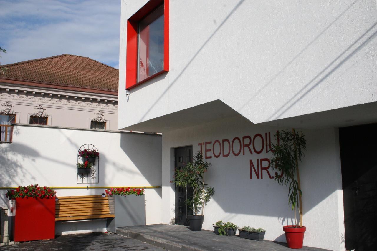 Aparthotel Teodoroiu Nr. 5 Craiova Exterior foto